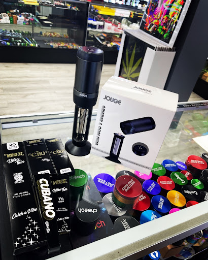 Tobacco Shop «Pine-Apple Xpress Smoke Shop Vape Shop, & Hookahs Sugar Land», reviews and photos, 10701 W Bellfort Ave b182, Houston, TX 77099, USA