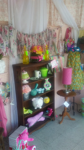 Antique Store «Craftiques Mall - Bandera Road», reviews and photos, 6751 Bandera Rd, San Antonio, TX 78238, USA