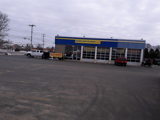 Auto Repair Shop «Monro Muffler Brake & Service», reviews and photos, 833 W Main Rd, Middletown, RI 02842, USA