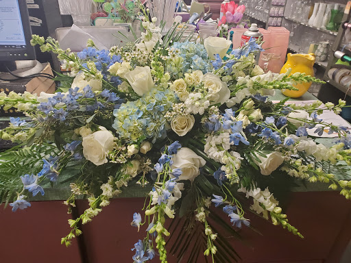Florist «Shaw And Boehler Florist», reviews and photos, 31 Clinton Ave, Cortland, NY 13045, USA