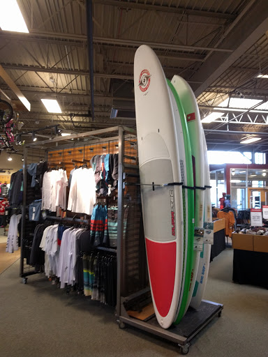 Camping Store «REI», reviews and photos, 1209 E Golf Rd, Schaumburg, IL 60173, USA