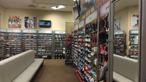 Sporting Goods Store «SCHEELS», reviews and photos, 101 Jordan Creek Pkwy #4000, West Des Moines, IA 50266, USA