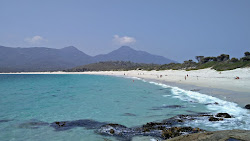 Photo de Hazards Beach avec rivage droit, long