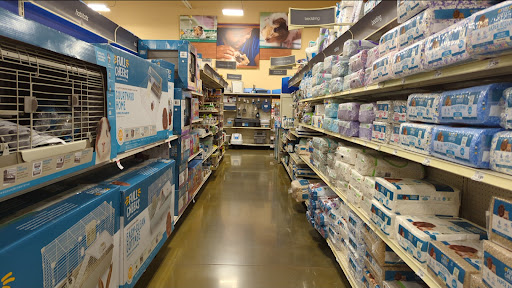 Pet Supply Store «PetSmart», reviews and photos, 805 S Seth Child Rd, Manhattan, KS 66502, USA