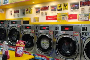 LaundryBar Self Service Laundry Mega Store Medan 88, Salak Tinggi image