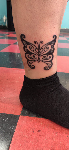 Tattoo Shop «Parlour Tattoo», reviews and photos, 1097 Willamette St, Eugene, OR 97401, USA