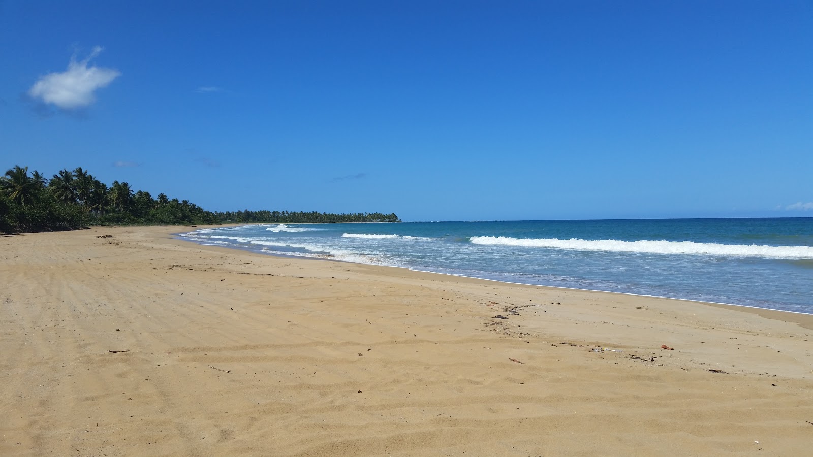Foto van Playa El Limon met helder fijn zand oppervlakte