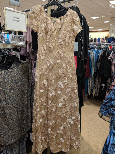 Shopping Mall «Crestview Hills Town Center», reviews and photos, 2791 Town Center Blvd, Crestview Hills, KY 41017, USA