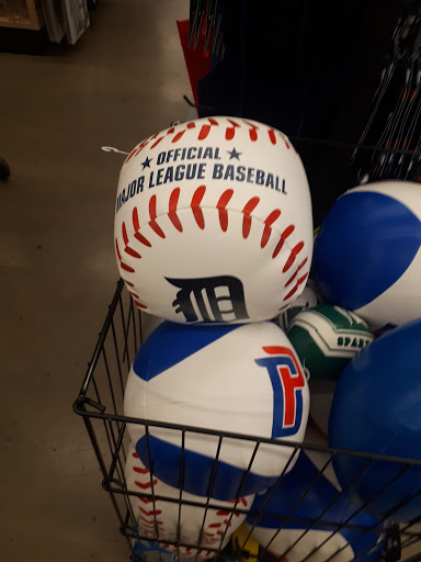 Sportswear Store «Rally House Shelby Charter Township», reviews and photos, 14257 Hall Rd, Shelby Charter Township, MI 48315, USA