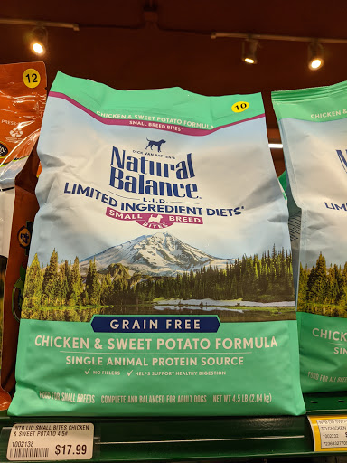 Pet Supply Store «Mud Bay», reviews and photos, 2611 California Ave SW, Seattle, WA 98116, USA