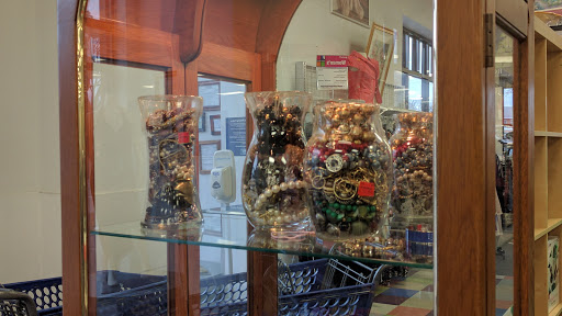 Thrift Store «Goodwill Retail Store & Donation Center», reviews and photos, 2936 Annandale Rd, Falls Church, VA 22042, USA