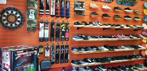 Skateboard Shop «Funtastik Skate and Snowboard Shop», reviews and photos, 18 W Main St, Mechanicsburg, PA 17055, USA