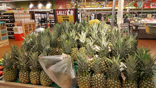 Grocery Store «Fresh Thyme Farmers Market- Newport», reviews and photos, 82 Carothers Rd, Newport, KY 41071, USA