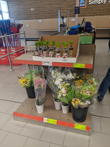 Grocery Store «Food 4 Less», reviews and photos, 1410 W Foothill Blvd, Rialto, CA 92376, USA