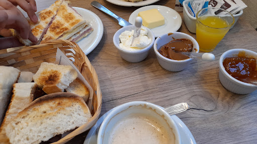 Esther Heladería y Cafetería - Ice cream shop en Esquina