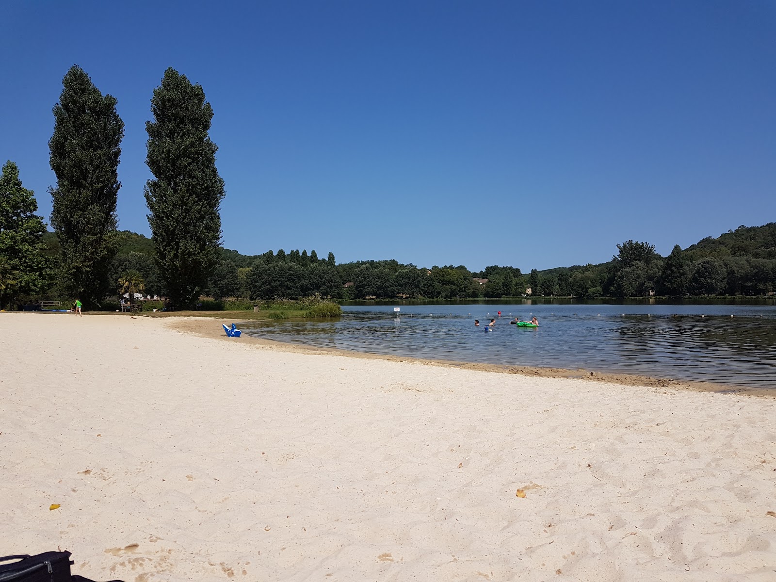 Plage de Grolejac'in fotoğrafı - rahatlamayı sevenler arasında popüler bir yer