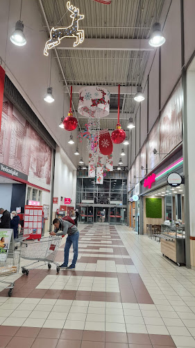 üzletsor, Auchan Aquincum Óbuda korzó