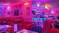 Atmosphère du Restaurant américain Memphis - Restaurant Diner à Mareuil-lès-Meaux - n°15