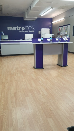 Cell Phone Store «MetroPCS Authorized Dealer», reviews and photos, 1812 Pike Ave, North Little Rock, AR 72116, USA