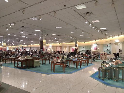 Department Store «Von Maur», reviews and photos, 7700 E Kellogg Dr N, Wichita, KS 67207, USA