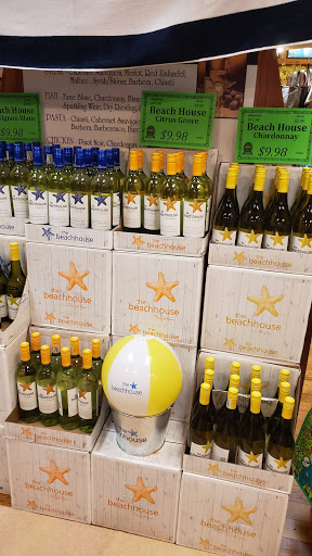 Liquor Store «Macadoodles- South Springfield», reviews and photos, 1455 E Independence St, Springfield, MO 65804, USA