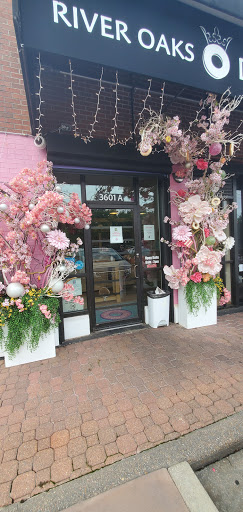 Donut Shop «River Oaks Donuts», reviews and photos, 3601 Westheimer Rd, Houston, TX 77027, USA