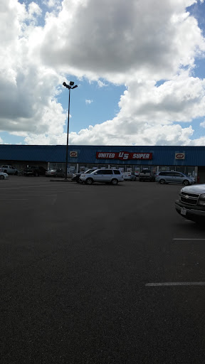 Grocery Store «United Super IGA», reviews and photos, 201 N Hewitt Dr, Hewitt, TX 76643, USA