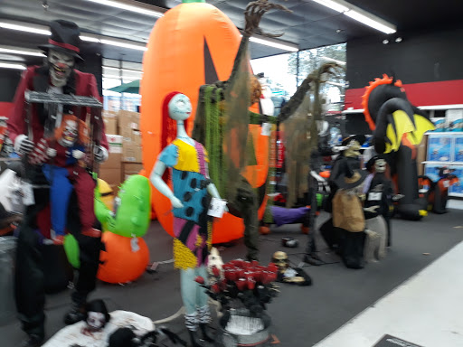 Hardware Store «DIY Center», reviews and photos, 3221 W Magnolia Blvd, Burbank, CA 91505, USA