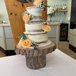 Corinnes Cake Creations- Wedding Cake Specialist