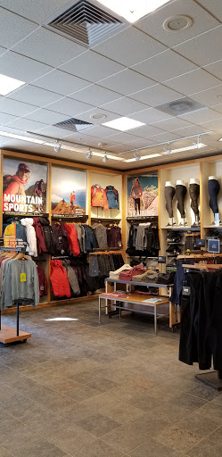 Clothing Store «Eddie Bauer», reviews and photos, 338 Broadway, Saratoga Springs, NY 12866, USA