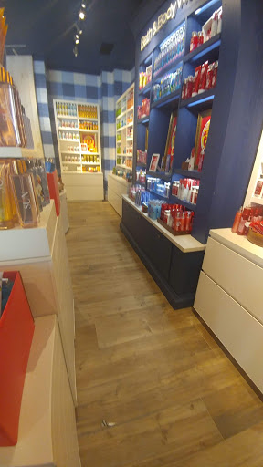 Outlet Mall «Tanger Outlet Commerce», reviews and photos, 800 Steven B Tanger Blvd, Commerce, GA 30529, USA