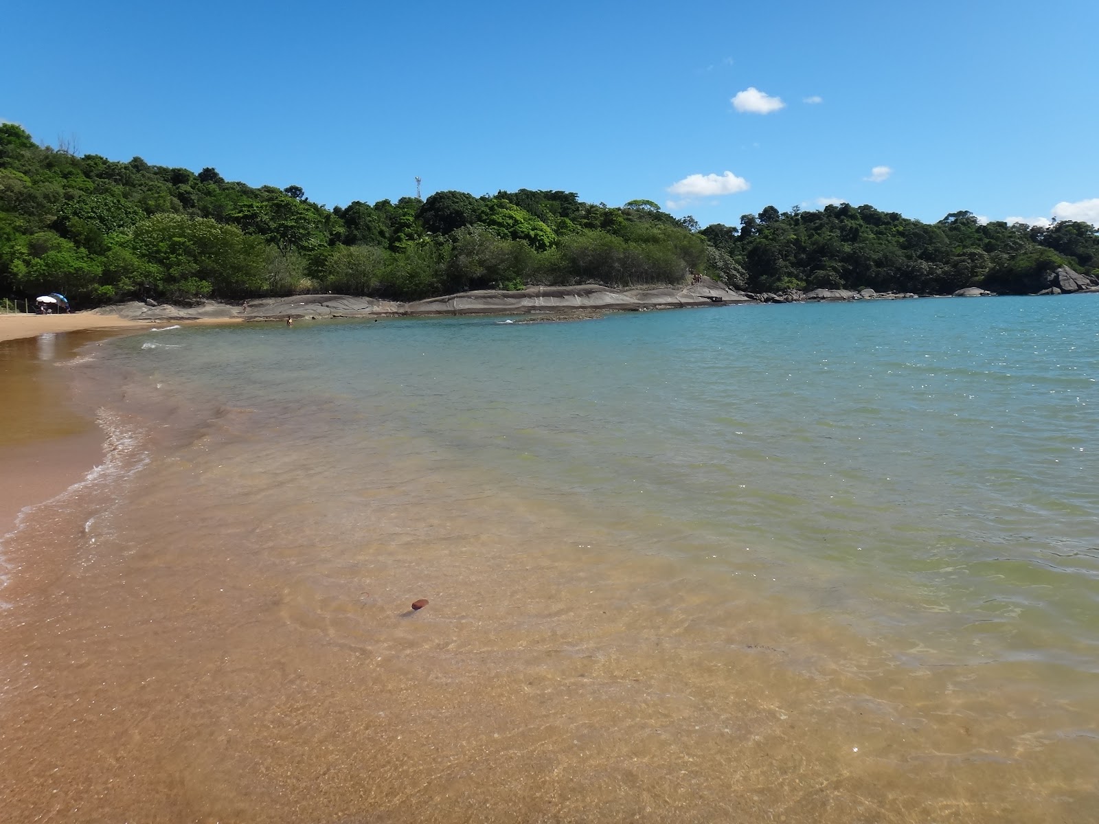 Foto av Guarapari stranden beläget i naturområde