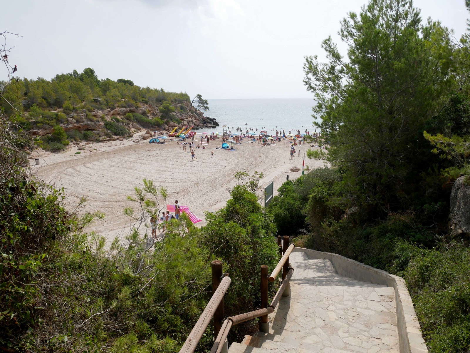 Photo de Cala Forn avec baie spacieuse