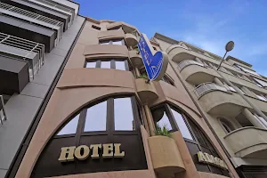 Hôtel Adagio image