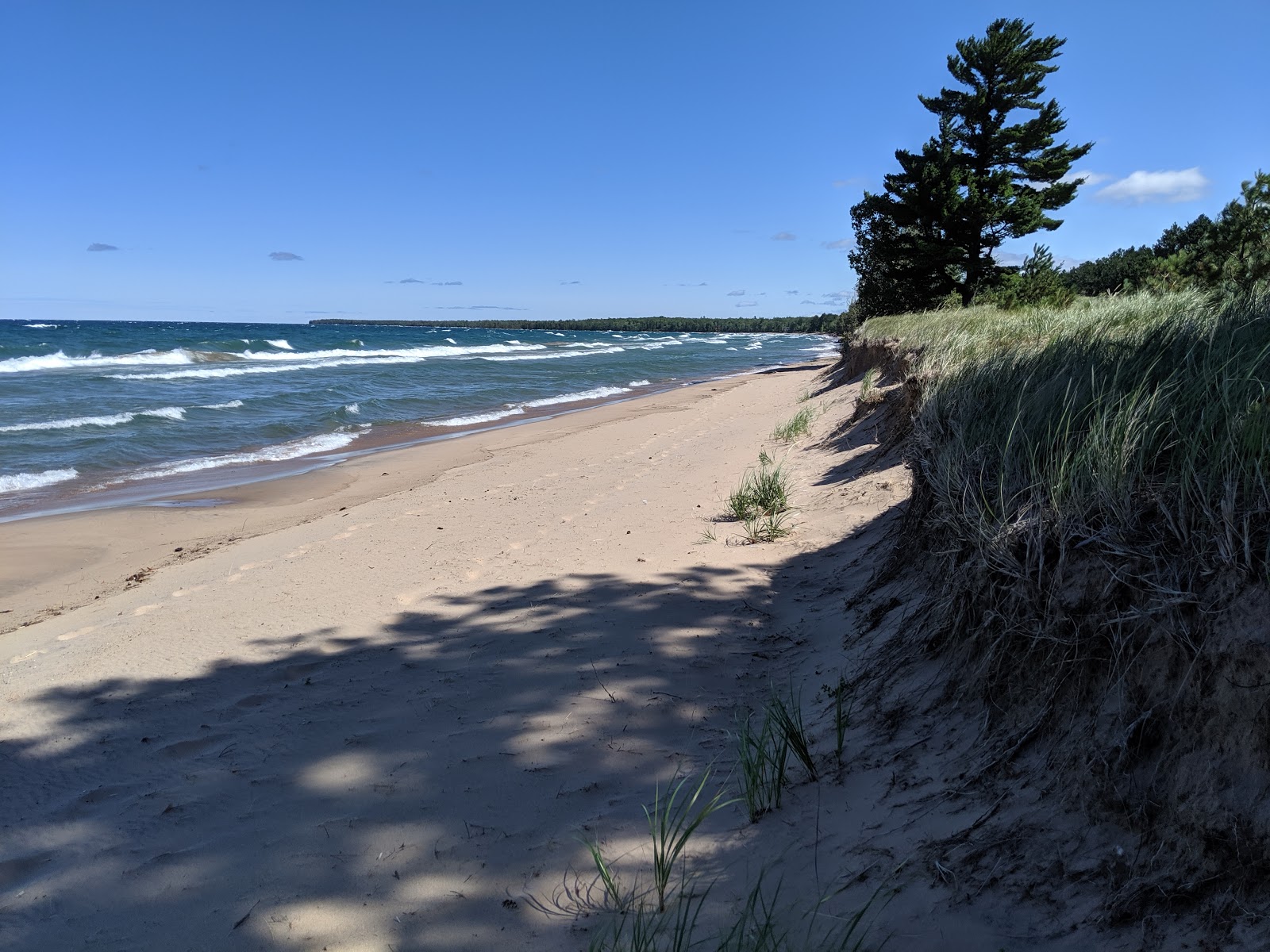 Photo de Lake Superior Beach avec droit et long