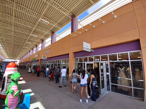 The Outlet Shoppes at El Paso, 7051 S Desert Blvd, Canutillo, TX 79835, USA, 