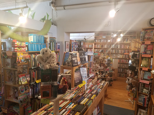 Used Book Store «Sixth Chamber Used Books, New Toys, Games & Gifts», reviews and photos, 1332 Grand Ave, St Paul, MN 55105, USA