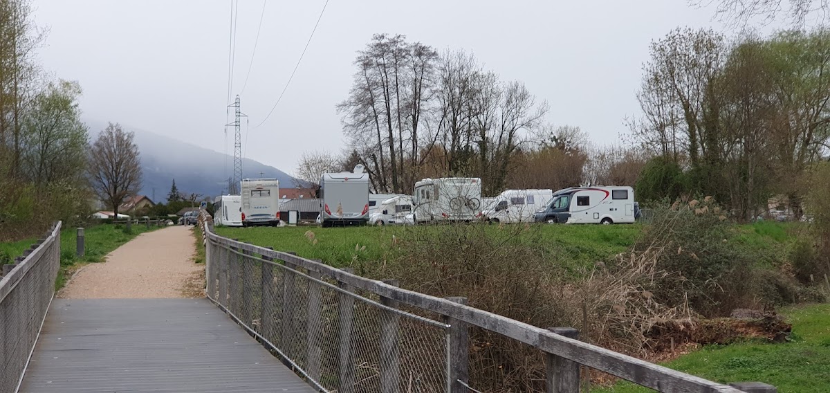 Aire de camping car à Serrières-en-Chautagne (Savoie 73)