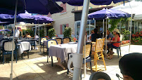 Atmosphère du Restaurant de poisson Les Cygnes - Chez Jules à Margencel - n°15