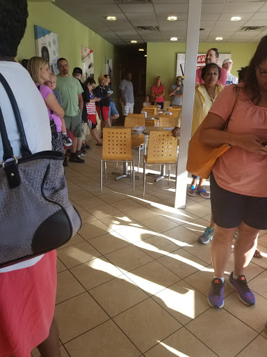 Donut Shop «Krispy Kreme», reviews and photos, 3000 Bardstown Rd, Louisville, KY 40205, USA