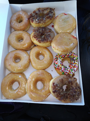 Donut Shop «Dixie Cream Donuts», reviews and photos, 1364 SW Bayshore Blvd, Port St Lucie, FL 34983, USA