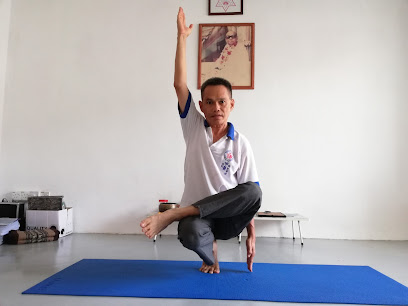 真善美健康瑜伽(瑜伽与静坐)Samadhi Health Yoga(Yoga & Meditation)