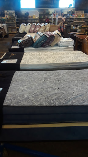 Thrift Store «St. Vincent De Paul Thrift Store», reviews and photos, 13986 Manchester Rd, Ballwin, MO 63011, USA