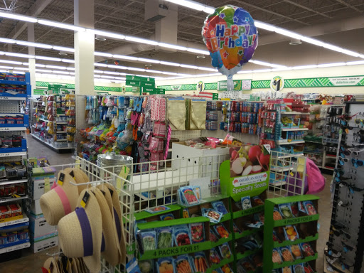 Dollar Store «Dollar Tree», reviews and photos, 1609 Golden Gate Plaza, Mayfield Heights, OH 44124, USA