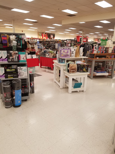 Department Store «T.J. Maxx», reviews and photos, 5627 Concord Pike, Wilmington, DE 19803, USA