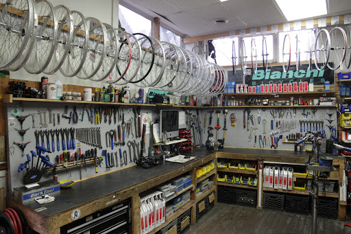 Bicycle Store «DASH Bicycle Shop», reviews and photos, 228 Broadway, Providence, RI 02903, USA