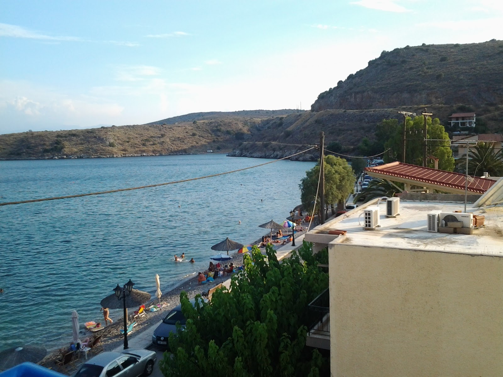 Foto av Agios Panton beach och bosättningen