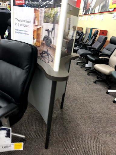 Office Supply Store «Staples», reviews and photos, 9230 Old Keene Mill Rd, Burke, VA 22015, USA