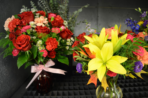 Florist «The Village Flower Shop», reviews and photos, 132 S Addison St, Bensenville, IL 60106, USA