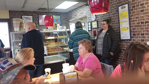 Donut Shop «Daylight Donuts», reviews and photos, 320 W Main St, Olney, IL 62450, USA
